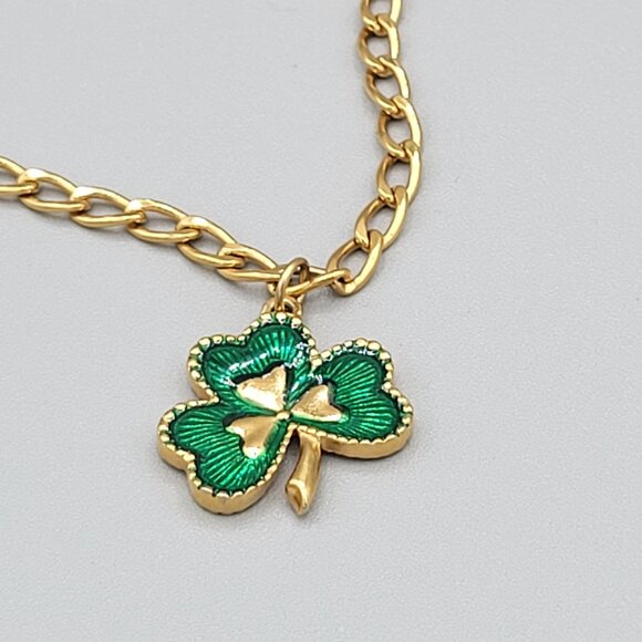 Avon Gold Tone Link Bracelet Green Clover Leaf Pendant Charm Spring Ring Close - Picture 2 of 6